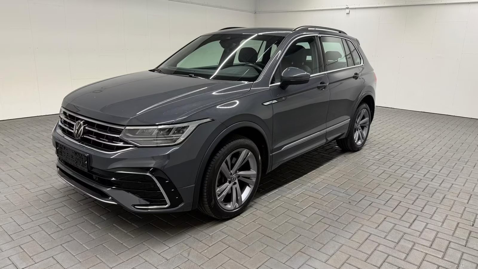 Volkswagen Tiguan R-Line 4M LED/Navi/SHZ/AHK/Kam/elH/19-LM