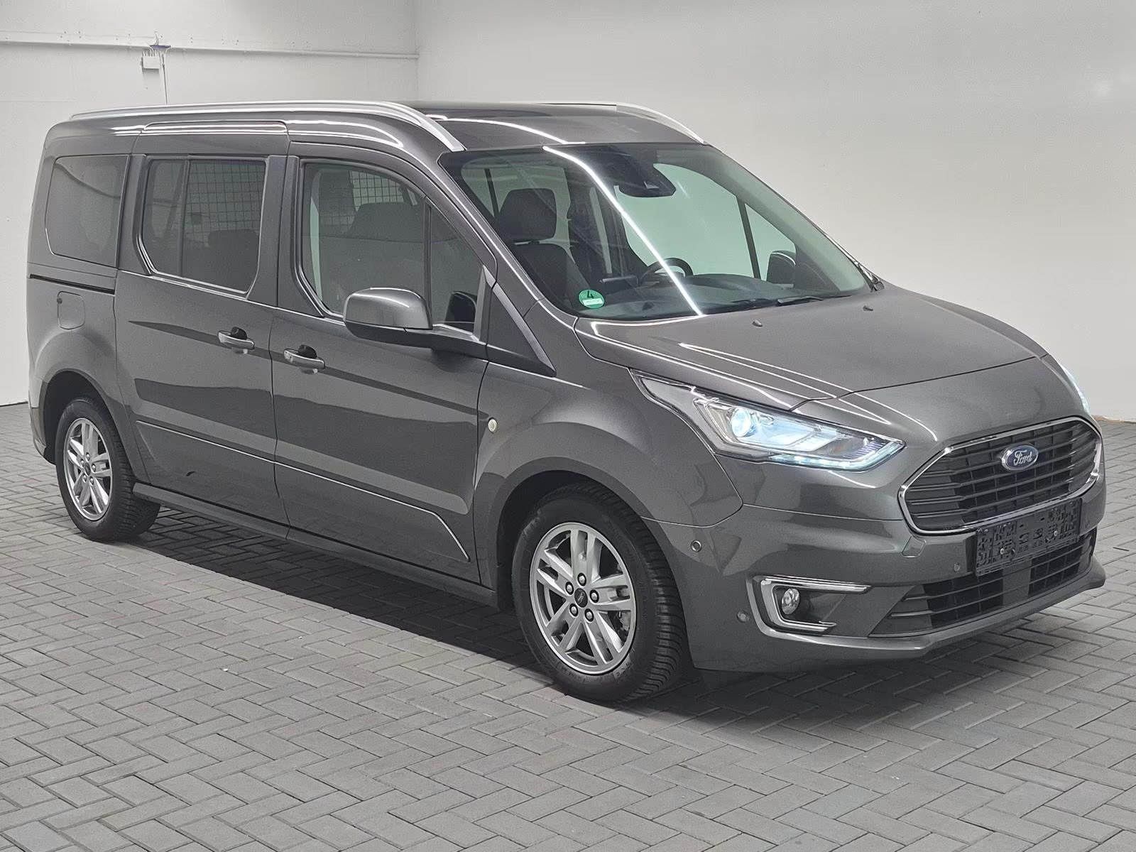 Ford Grand Tourneo Gr. Tourneo Titanium Xenon Navi Pano AHK SHZ Kam